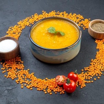 شوربة العدس الأصفر بالشعيرية