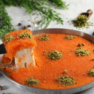 الكنافة بجميع أنواعها وأشكالها