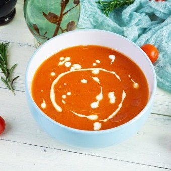 شوربة الخضار وكريمة الطماطم