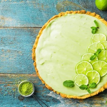 فطيرة الأفوكادو بالليمون الأخضر