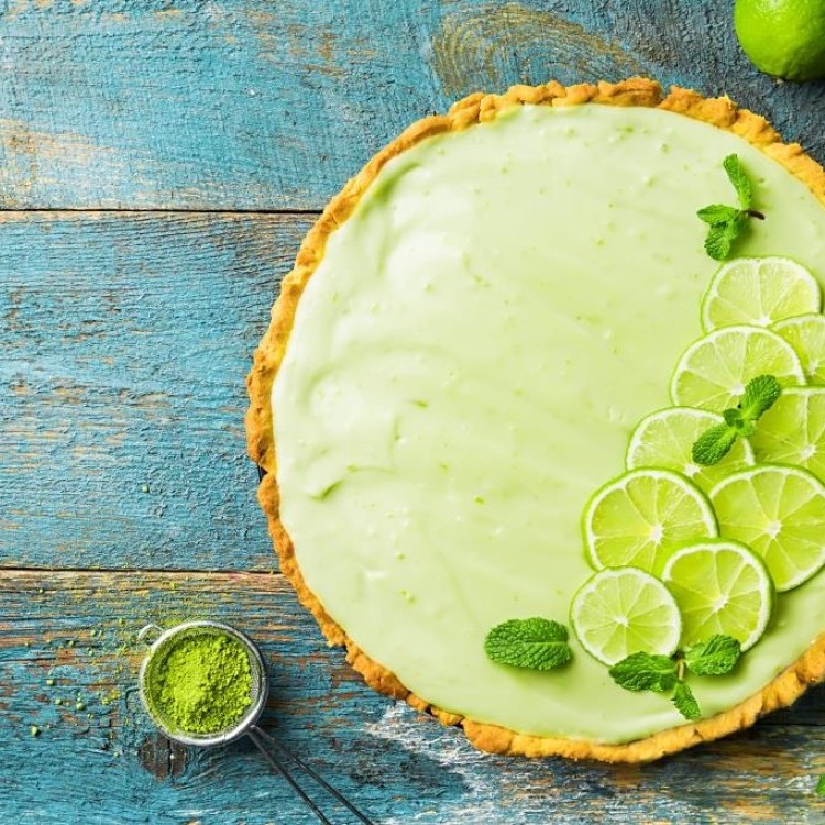 فطيرة الأفوكادو بالليمون الأخضر