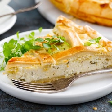 فطيرة الجبن بالأعشاب في الفرن