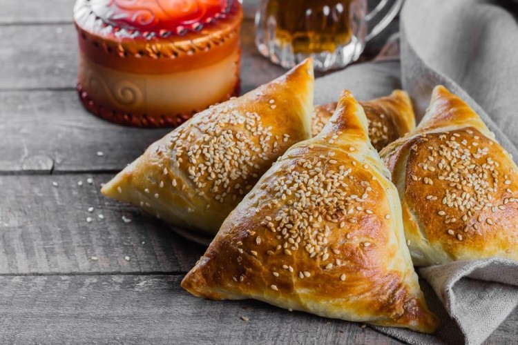 فطائر السبانخ بالسمّاق