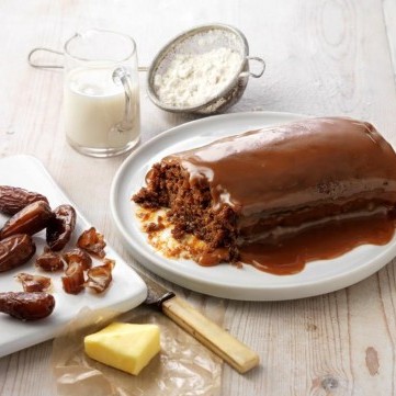 كيكة التمر اللذيذة مع صوص الكراميل