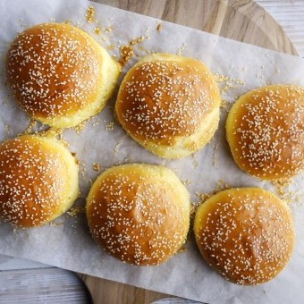 خبز البرغر الهش والطري
