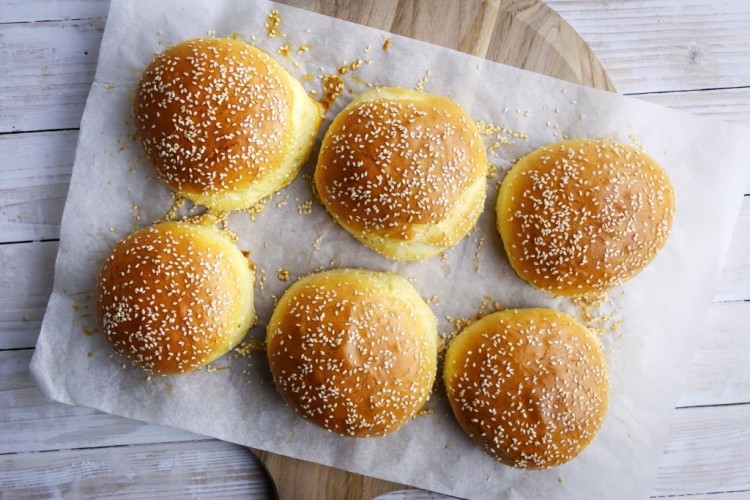 خبز البرغر الهش والطري