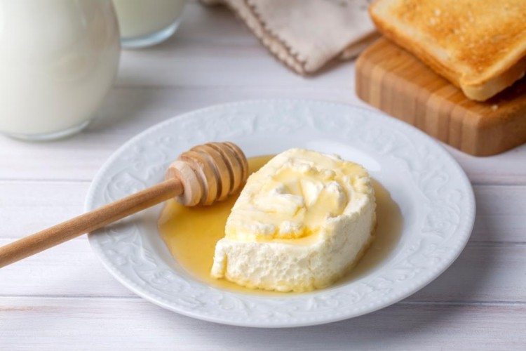 جبنة بالعسل