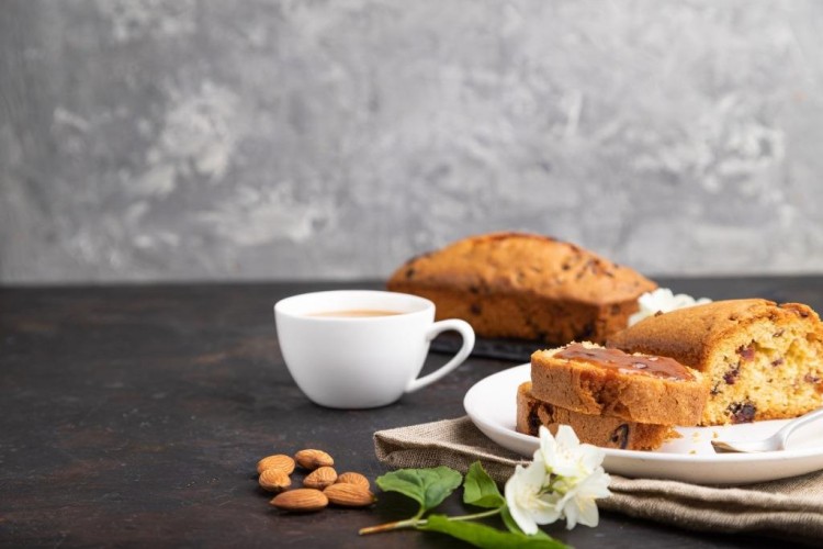 خبز الشاي باللوز