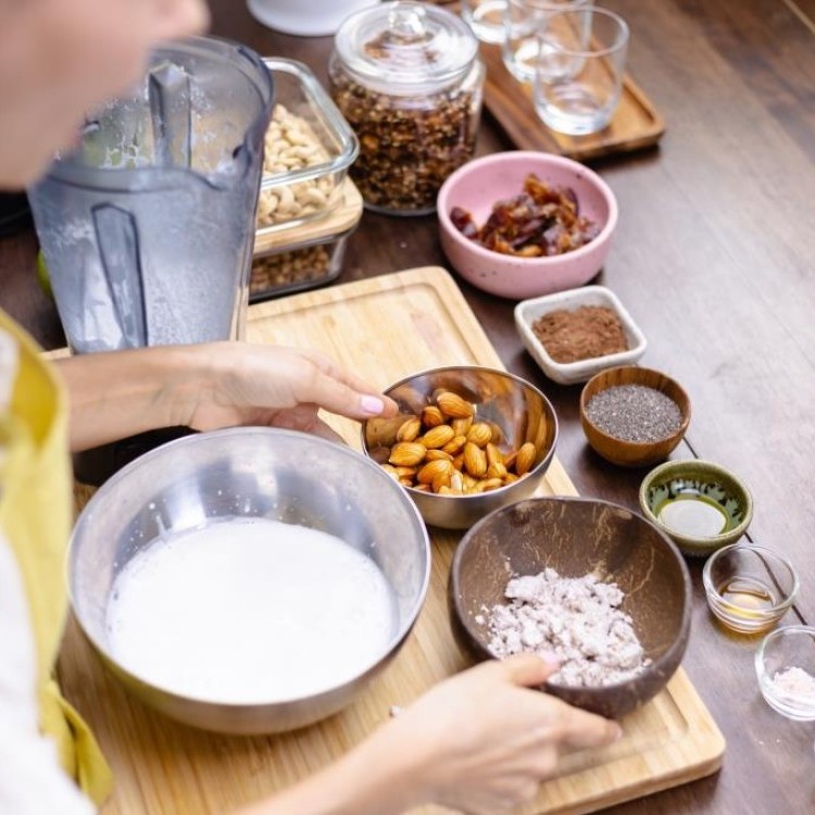 تنظيم المطبخ وتوفير المكونات