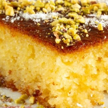 البسبوسة بالقشطة والزبادي