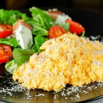 بيض بالجبنة للسحور