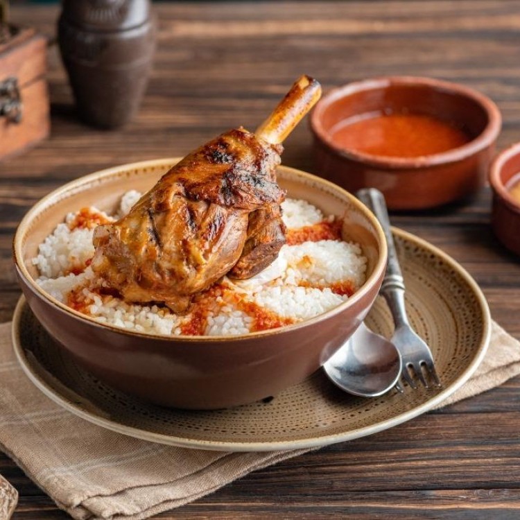 فتة لحم بالأرز لوجبة الغداء