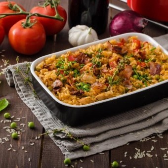 صينية أورزو باللحم في الفرن