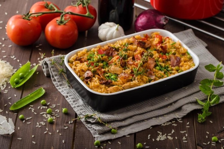 صينية أورزو باللحم في الفرن