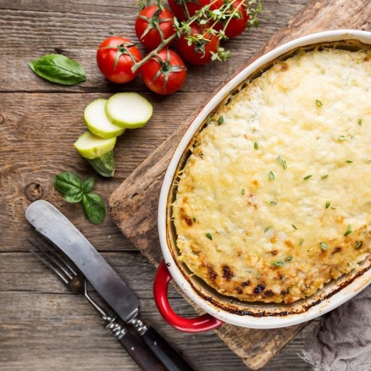 صينية الكوسا باللحم المفروم والبشاميل