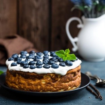 كيكة البلوبيري مع الكريمة
