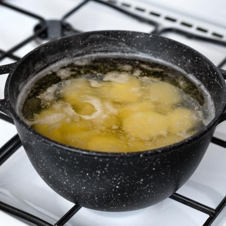 ماء سلق البطاطس 