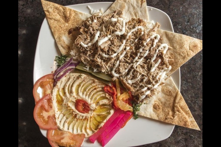 صينية شاورما اللحم بالطحينية