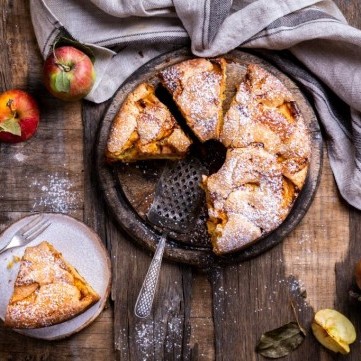 كيكة التفاح الخفيفة