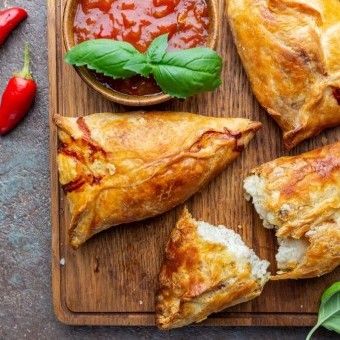 فطائر الدجاج الحارة