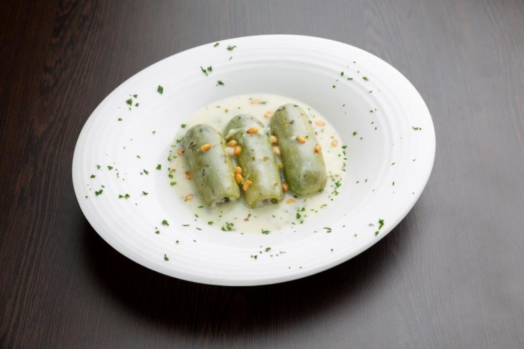 شيخ المحشي بالصنوبر