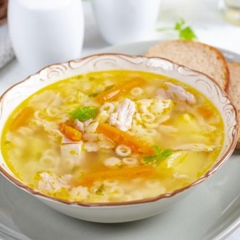 شوربة لسان عصفور بالدجاج