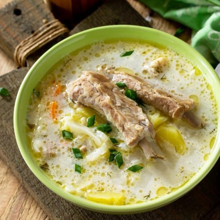 الشوربة البيضاء باللحم