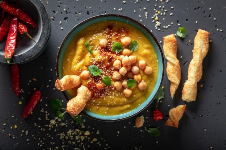 شوربة الحمص بالكمون وزيت الزيتون