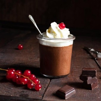 موس الشوكولاتة بالقشطة