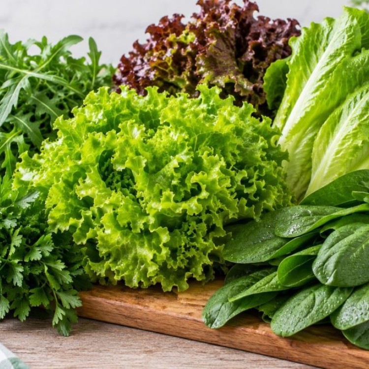 حيل ذكية لإعادة الحياة إلى الخضار الذابلة