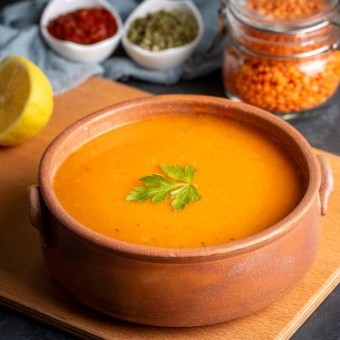شوربة العدس على الطريقة المنزلية