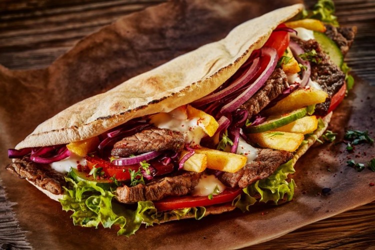 ساندويش دونر كباب لحم