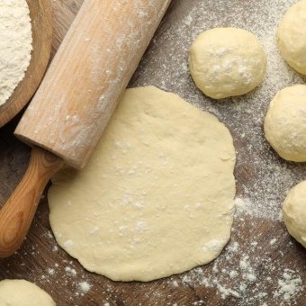 عجينة العشر دقائق لاستخدام مختلف المعجنات