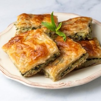 فطاير سبانخ وجبنة فيتا
