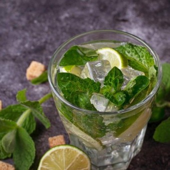 موهيتو الخيار والريحان الفوار