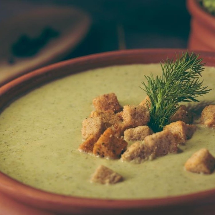 شوربة البروكلي الكريمية