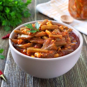 يخنة الفاصوليا الخضراء باللحمة