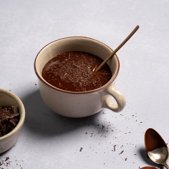 مهلبية الشوكولاتة الداكنة بالفراولة دايت