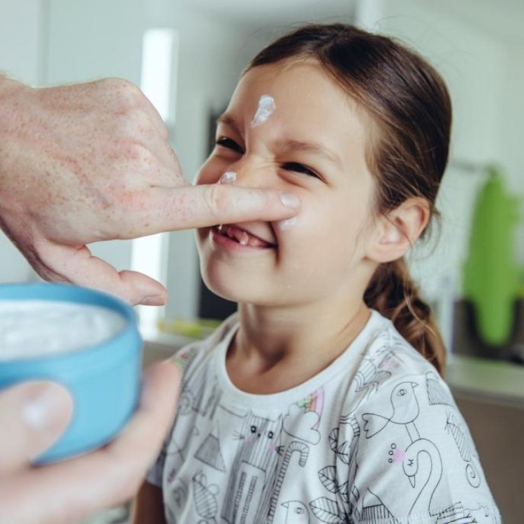 اللبن منتهي الصلاحية يدعم بشرتكِ بقناع منزلي الصنع