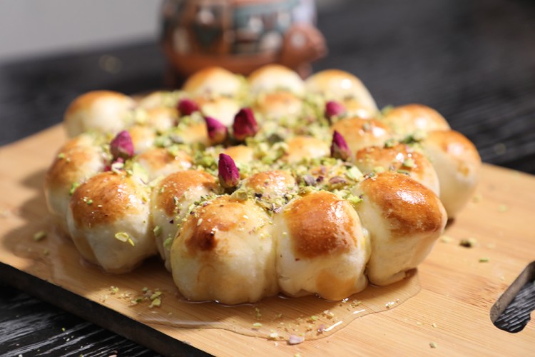 خلية النحل الحلوة والهشة