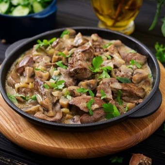 كبدة دجاج بالبصل بالمقلاة