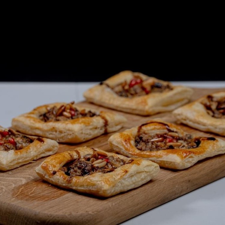 فطائر البف باستري باللحم بالفيديو