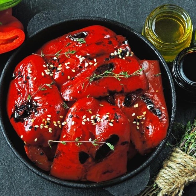 الفلفل الأحمر المشوي والمتبل