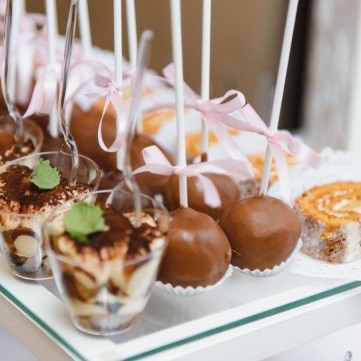 أفكار لتقديم الحلويات للضيوف بطريقة فخمة