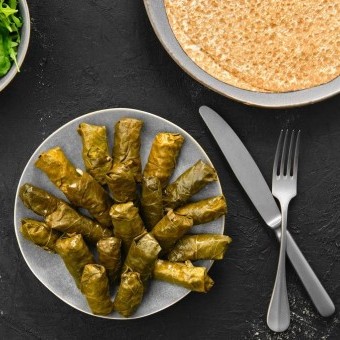 ورق العنب التركي المحشي بالأرز واللحم المفروم