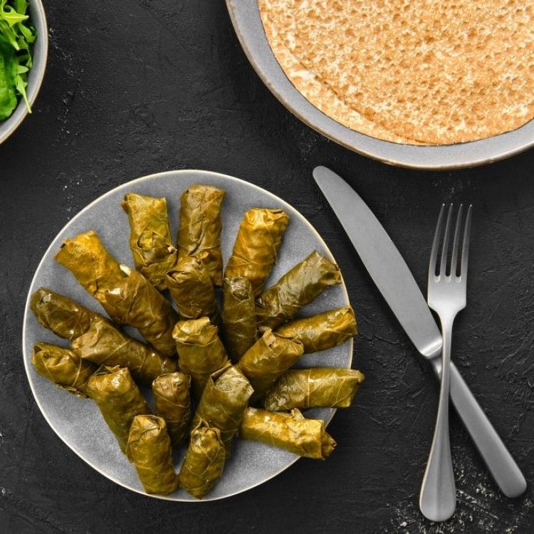 ورق العنب التركي المحشي بالأرز واللحم المفروم