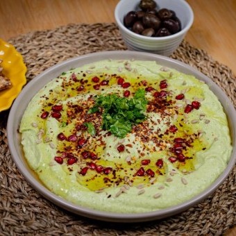 تغميسة الأفوكادو بجبنة الفيتا بالفيديو