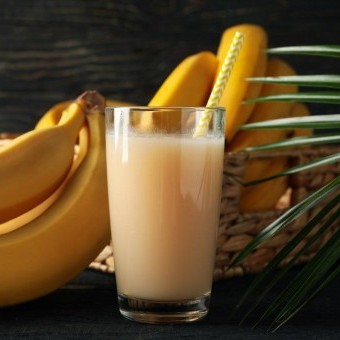 عصير الموز بالحليب والفانيليا