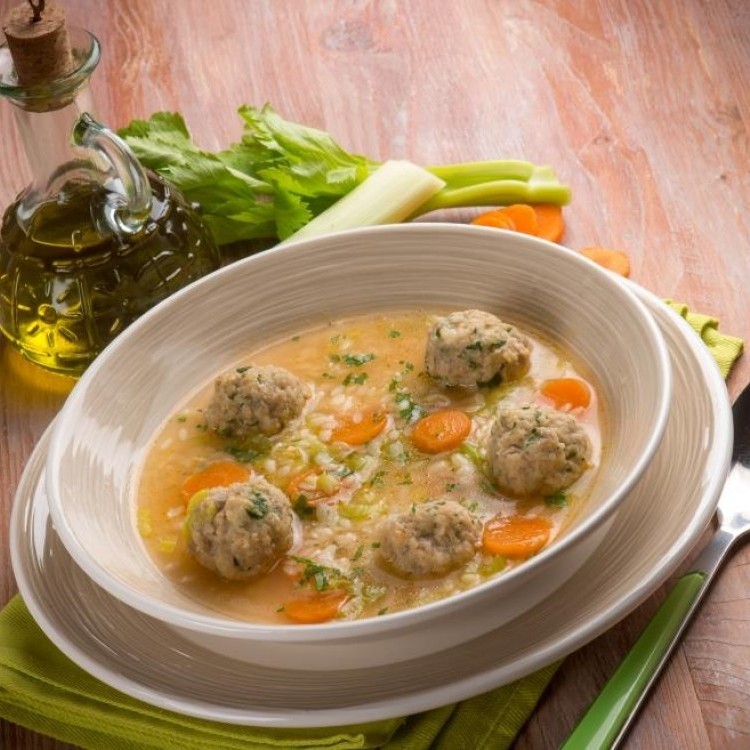 شوربة الأرز مع كرات اللحم